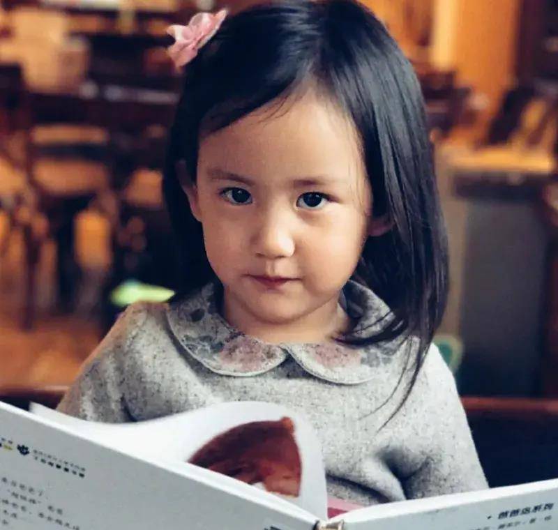 2014年,黄磊带着大女儿参加综艺节目《爸爸去哪儿》,综艺播放期间