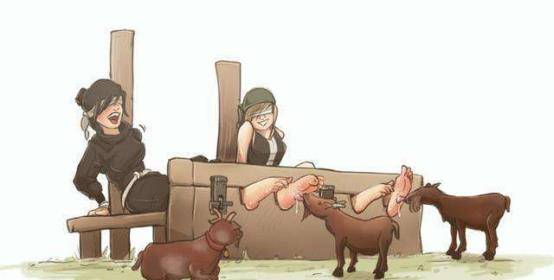 2,笑刑站砖是一种专对女犯进行的酷刑,方法是把缠脚女子的鞋,缠脚布