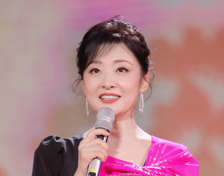 不过这个说法其实就是无稽之谈了,周涛退出春晚是她深思熟虑后做车哪