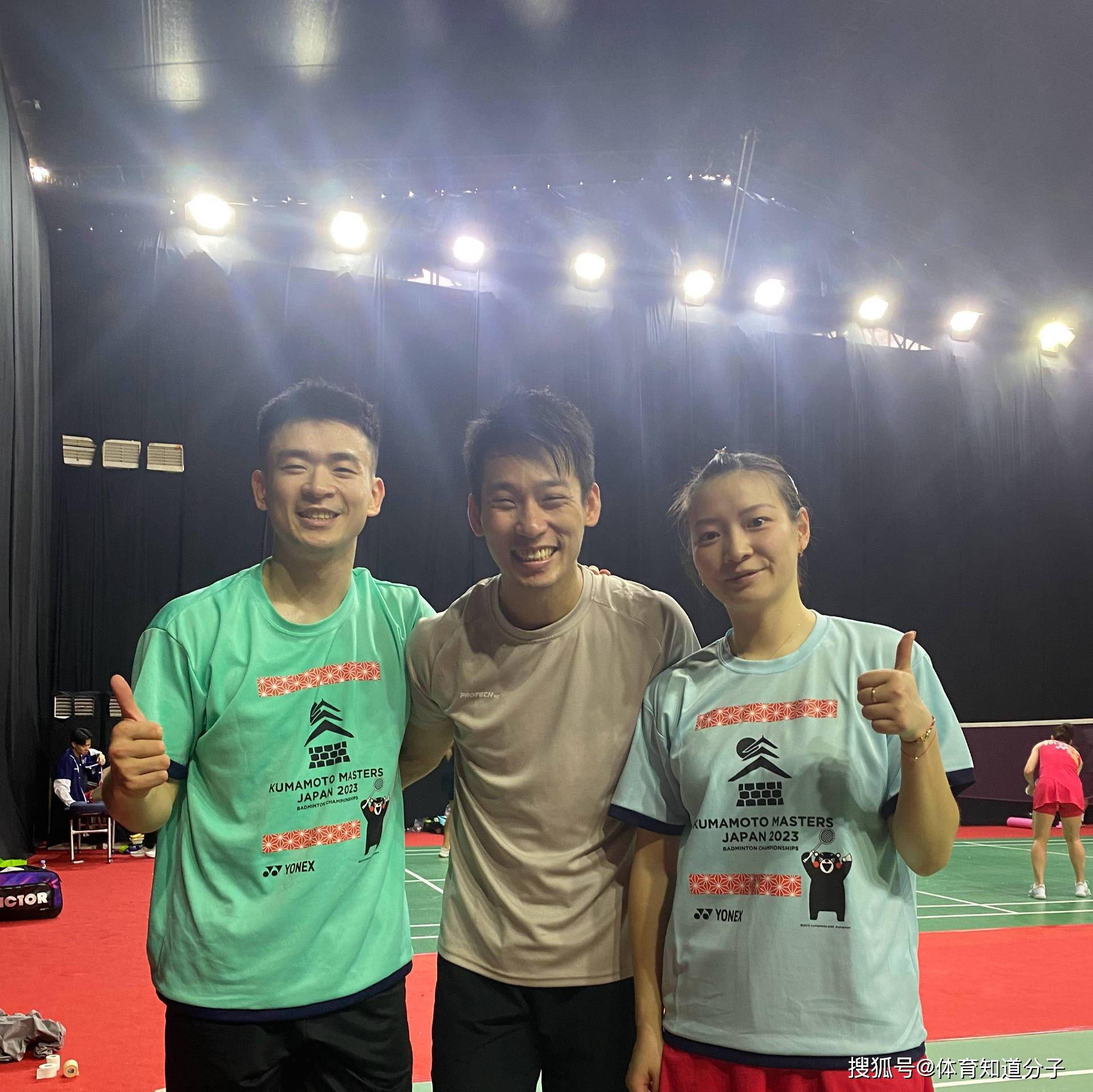 羽球华裔奥运亚军生2儿2女,春节给球迷拜大年_陈炳_中国羽毛球队_生活