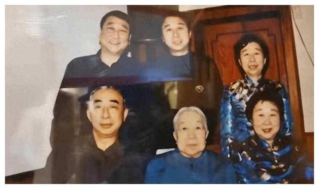 冯巩:青梅竹马妻子扶持 我们相伴不离,共度低谷期_生活_艾慧才_家庭