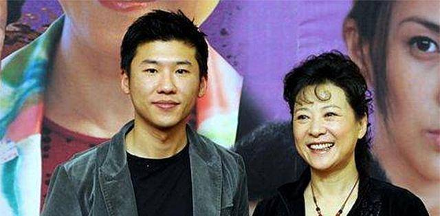 70年代,《沙家浜》演员失声,王馥荔临时救场,一举成当家花旦_王群