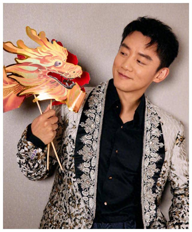 38岁郑恺,工作繁忙,赚奶粉分身乏术,春晚首度现身辽宁卫视_家庭_表演