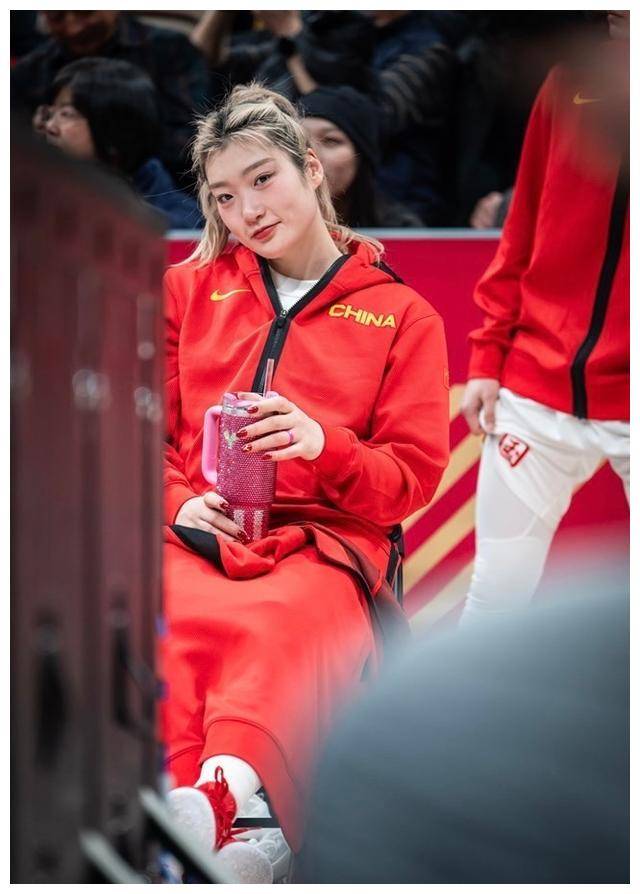 中国女篮_比赛_韩旭和