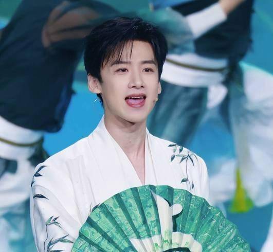 传白敬亭《难哄》即将开机