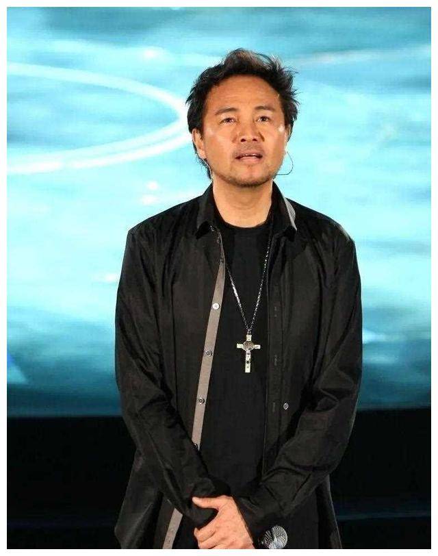 童安格再婚后选择了平淡的幸福,与妻子廖海莉共渡人生.