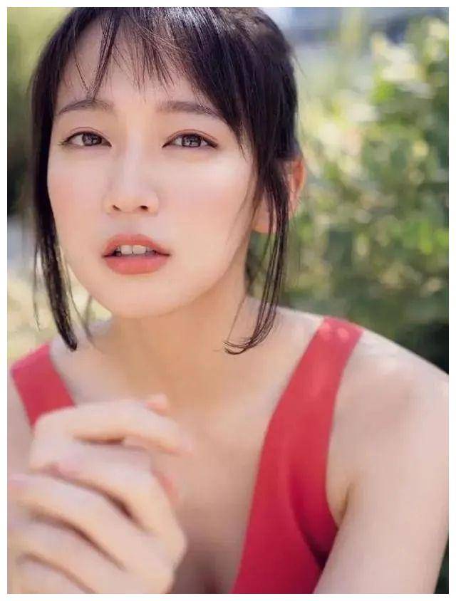 吉冈里帆:纯洁与妩媚的完美融合,令人瞩目_魅力_成为
