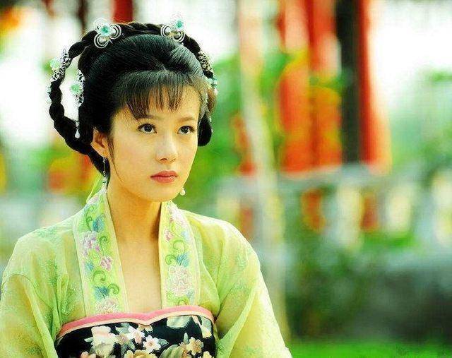 武惠妃,武则天的侄孙女,她从小在武则天的庇护下,于宫中长大,嫁给唐