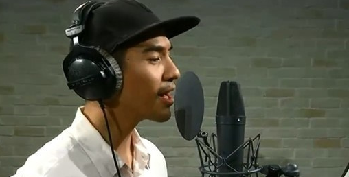 这些泰剧男主角不但要负责演戏 还兼唱剧中