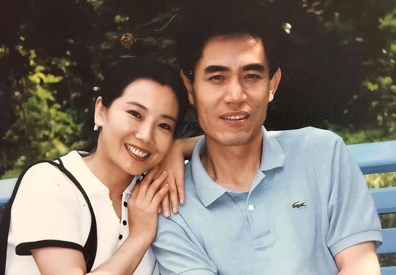 演员陈宝国:娶同学赵奎娥,结婚40年宠妻如宝,成年儿子让他犯愁