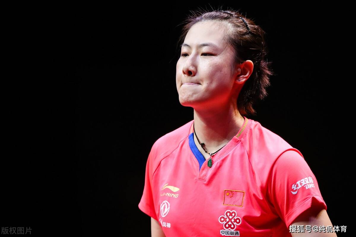 所以那届世乒赛,国乒女队派出了郭焱,郭跃,李晓霞,丁宁,刘诗雯5名球员