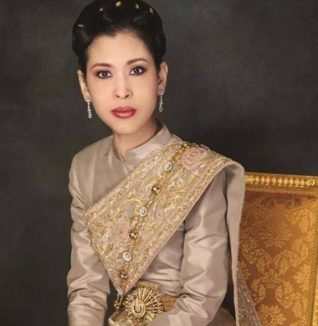 近亲结婚的产物,饱受疾病困扰的朱拉蓬公主,曾经是古筝才女_拉玛