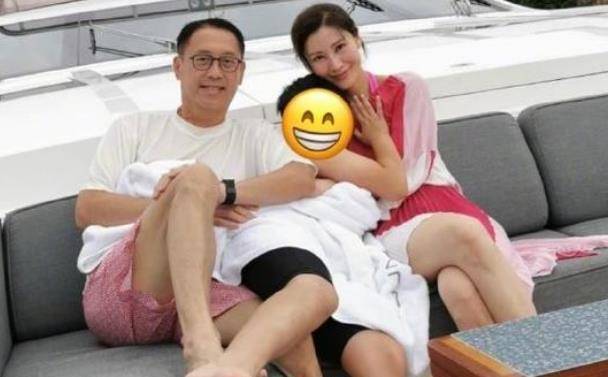 李嘉欣晒与儿子"亲密照",看到儿子手的位置后,让人大跌眼镜!