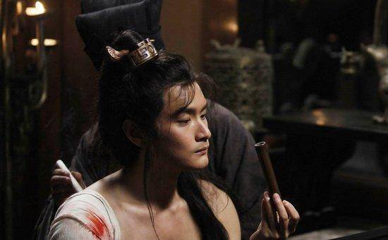 容嬷嬷李明启,"儿子"出道15年依然不温不火?