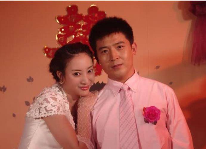 舞台红人孙涛,为什么红了25年没绯闻?看他妻子是谁就