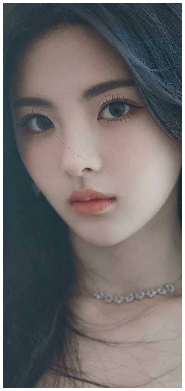 杨超越全新写真合集,校花美少女尽显风采_魅力_才华