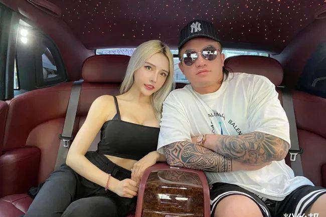 出现在汽车短视频博主"李二狗"的不少作品中