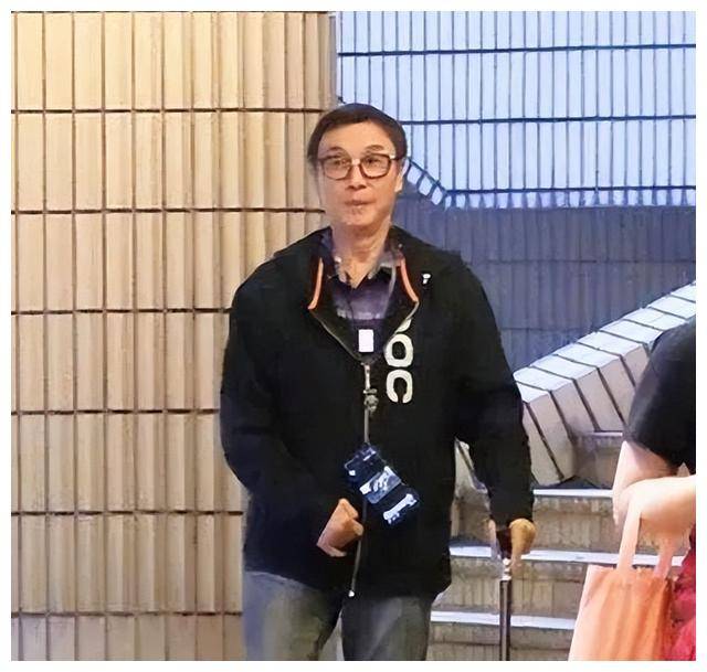 74岁刘松仁宣布不再拍戏,曾传中风身体欠佳,直言将下半生交给他