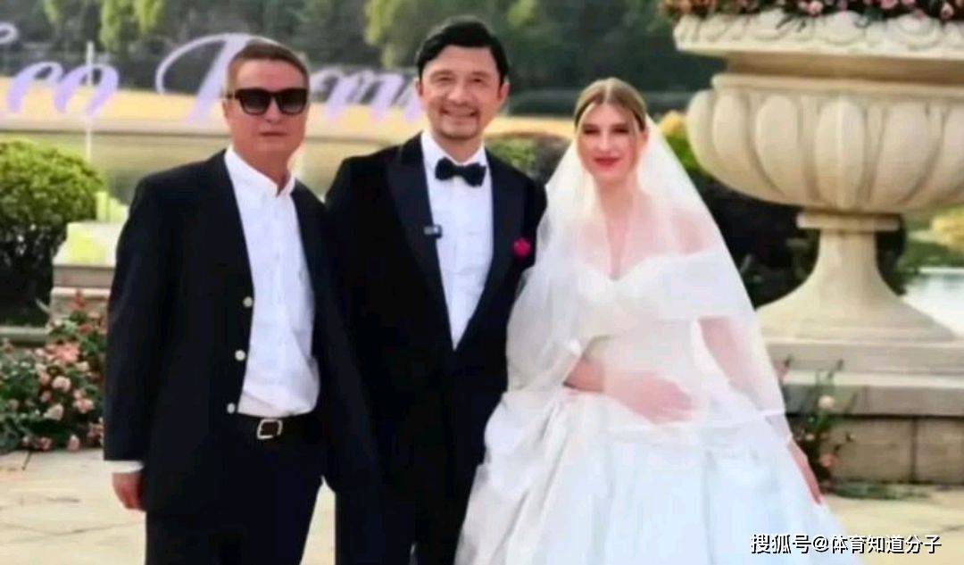 50岁谢晖二婚娶白人美女!对方为其生1儿1女,婚礼现场