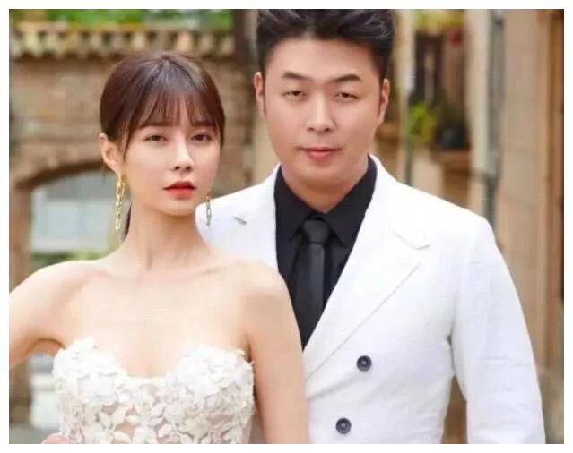 杜海涛陪妈妈游沈梦辰老家,火炉旁共享亲情_生活_明星_照片