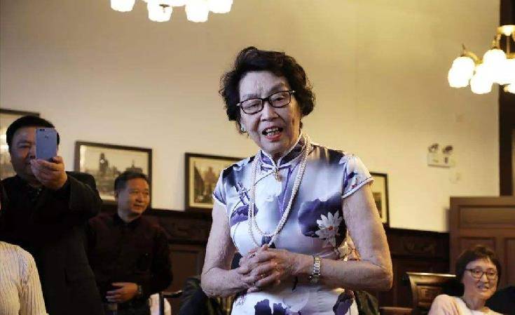 图:杜月笙长女杜美如可以看出,三大亨不仅人生结局不同,子孙后代的