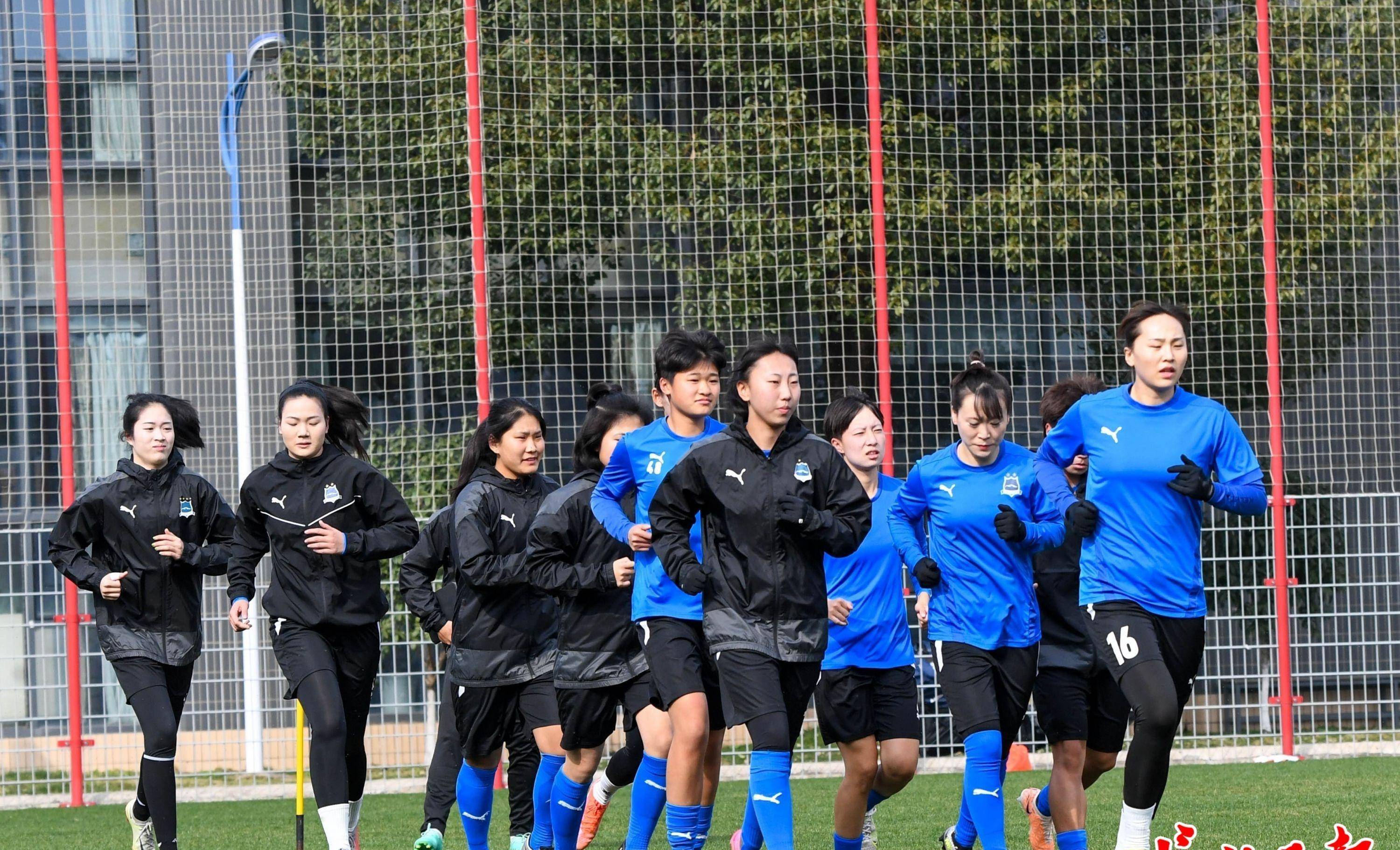 姚伟,刘艳秋,代陈颖等球员开始成为中流砥柱,黄宝莹,杜健群,张静慧,罗