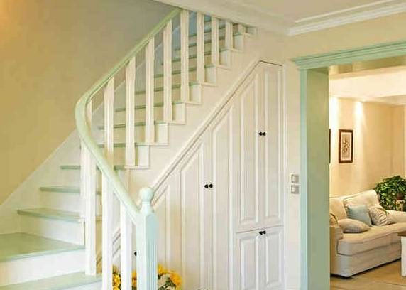 楼梯空间只能做储物间?看过这15款装饰效果,你肯定不_