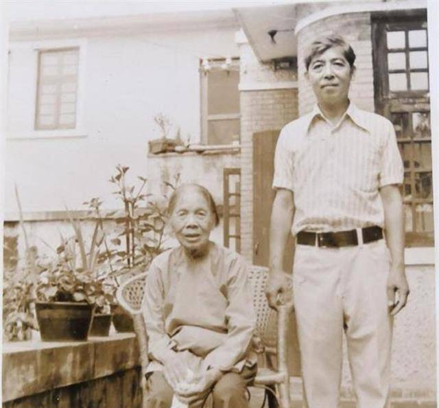 1991年,李幼邻拜访赵姓老人,欲探索弟弟出生之谜,老人摇头不说_李宗仁