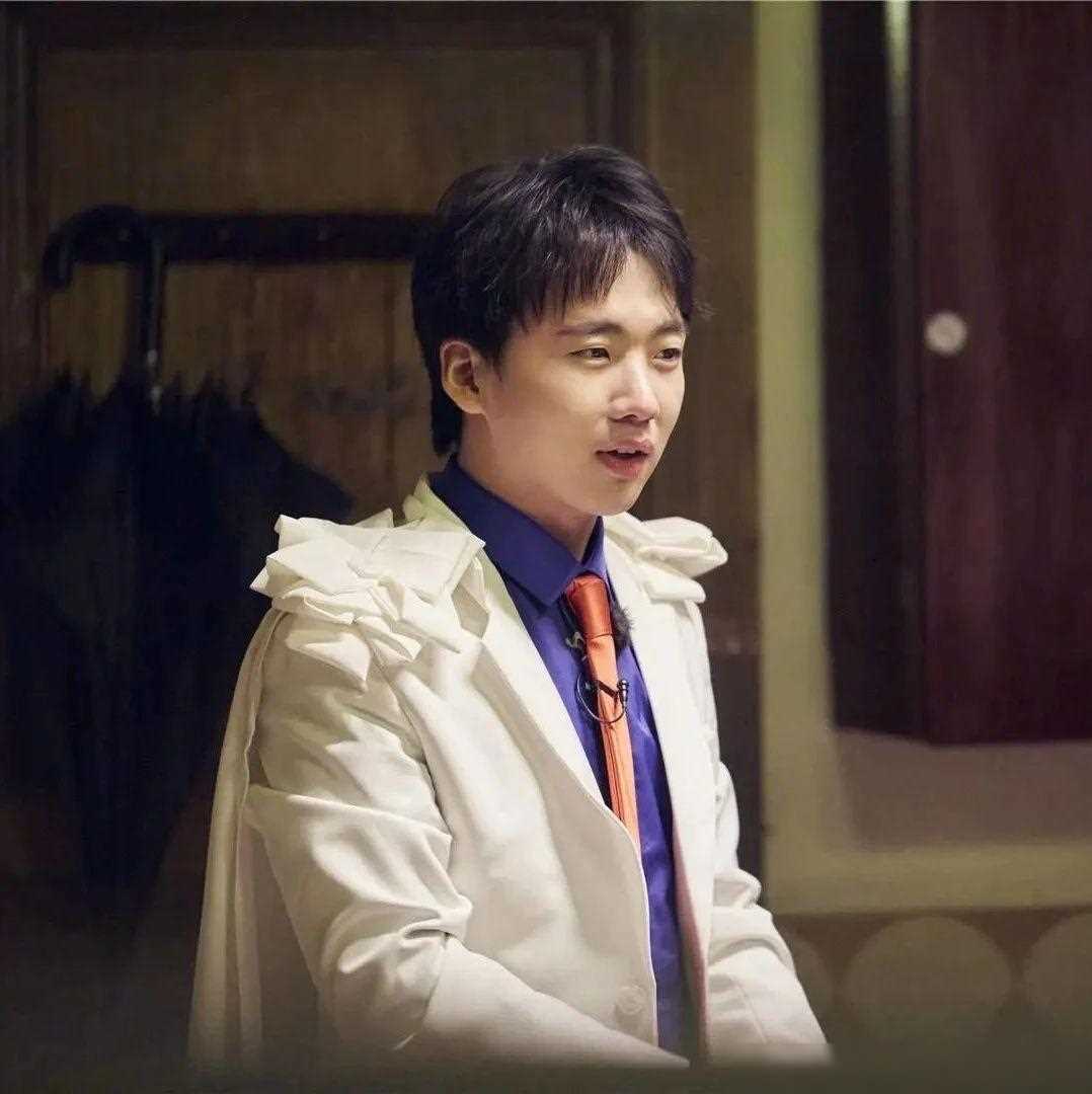 娱乐圈新星 #成长之路 #明星故事 #多元发展 #未来蓝图结语郭麒麟的