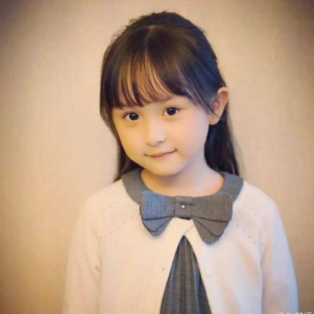 刘楚恬本为寻常人家的孩子,但一次机缘巧合,改变了这位女孩的生活.