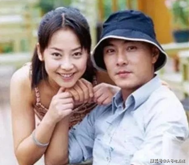 多年前,张卫健和妻子张茜一起遭遇了人生中的磨难:张茜在2007年怀孕