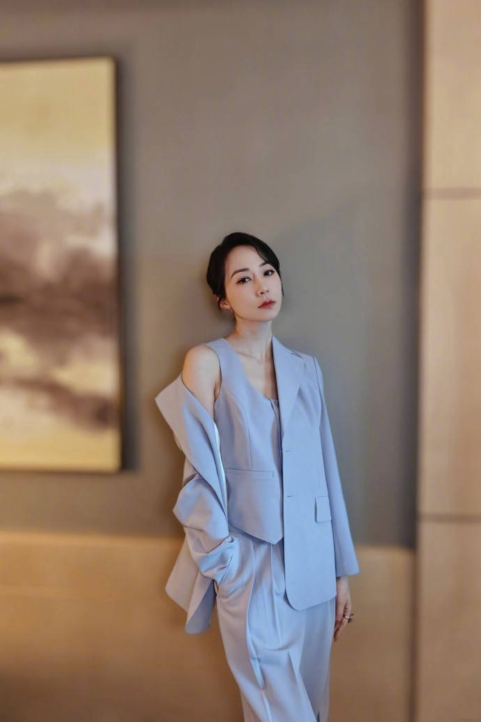 张佳宁,韩雪和林允儿搭配出优雅舒适有品味的穿搭风格_小资_时尚_社会