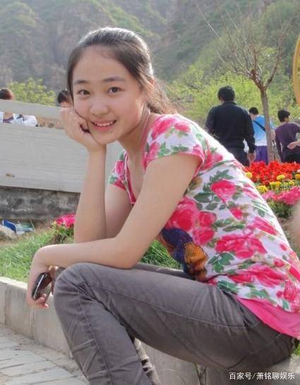 6岁出道为替母还债,因演哭戏一夜成名,如今23岁的她美到认不出_齐如意