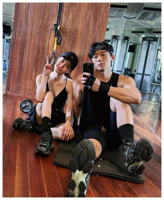 前男友个个健硕,网友:配