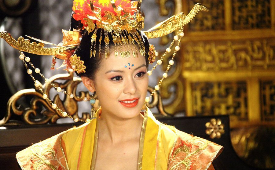 都说贵妃柔情似水,可"太后"的刚强猛烈,又有几人能演得尽善尽美?