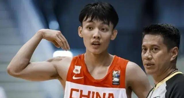 时隔一年又重返地方队了,徐杰凭什么会征服乔帅呢?_身高_球员_篮球界