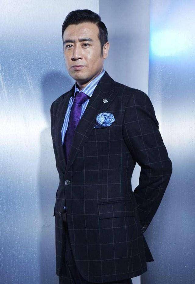 于和伟怎么也想不到,敬业演戏24年不火,却因一次蹦迪红遍全网_曹操