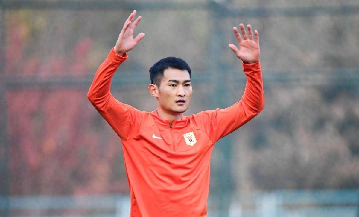 泰山队亚冠淘汰赛第二回合的名单里没有廖力生和毕津浩,德尔加多_比赛