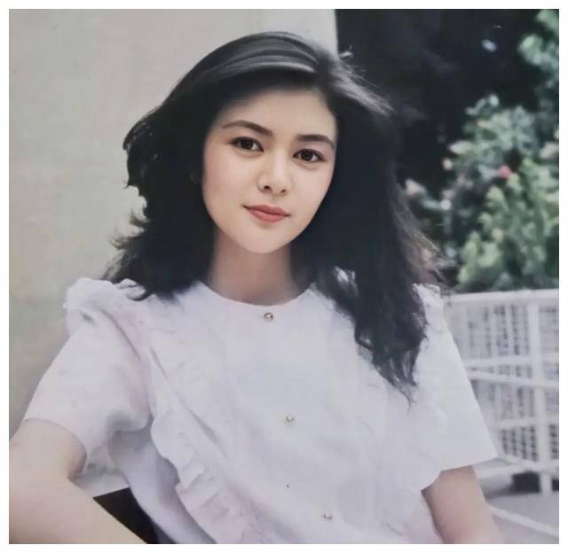 关之琳与父亲关山:千日恩怨,百日红,情仇探秘_家庭