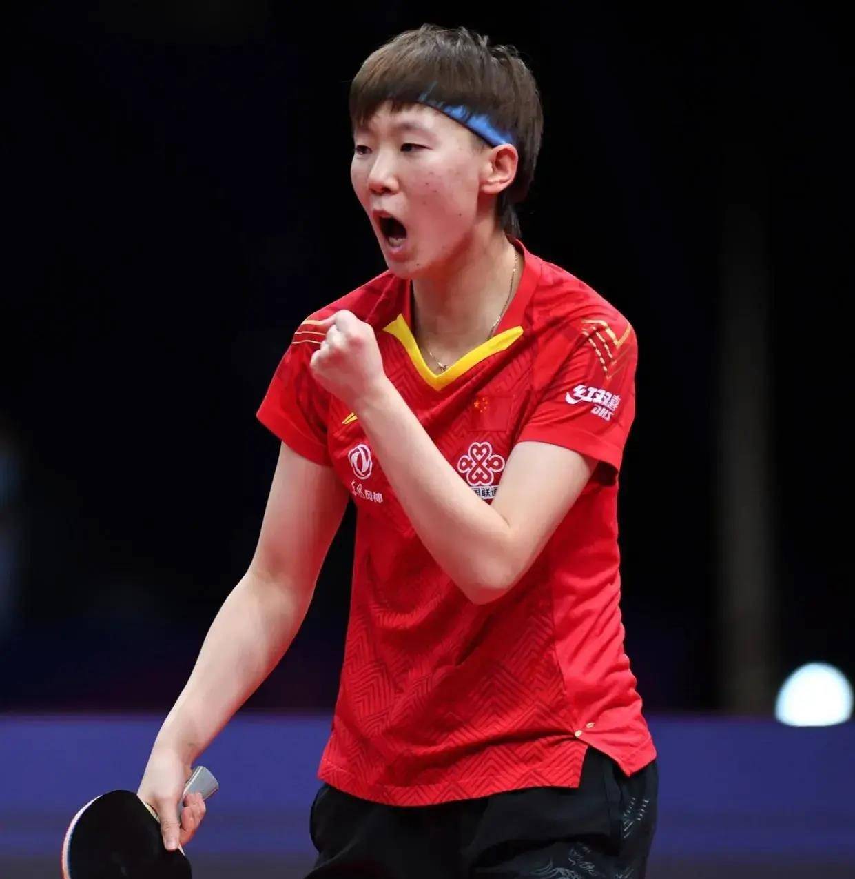 一面正胶一面长胶),穆克吉妹妹(一面半长胶一面防弧),除了倪夏莲和