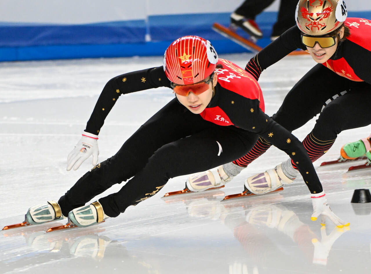 "十四冬"雪上项目,黑龙江队一日连夺冠_比赛_越野_滑雪
