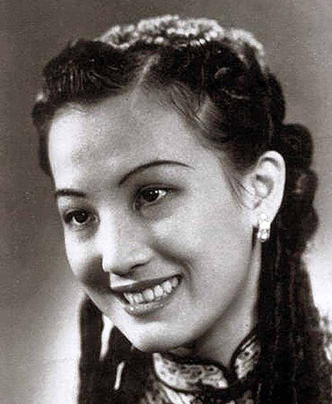 因太好看3岁被人贩偷走,长大后家喻户晓,如今老照片卖到几百万_周璇