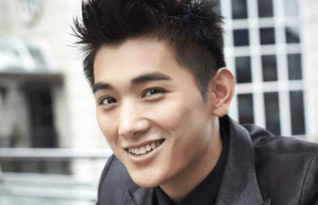 能文能武的他,拥有着特别深厚的武功功底,真是深藏不