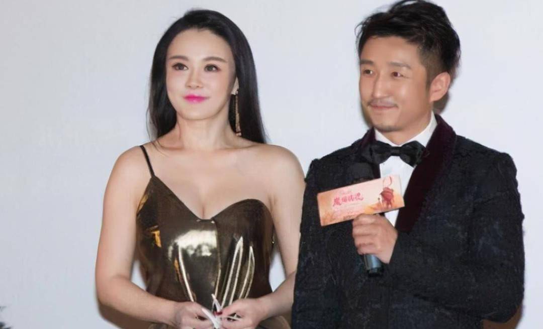 奥运冠军邹市明晒近照,女子冉莹颖40岁衣着大胆,身材不输卡戴珊_家庭