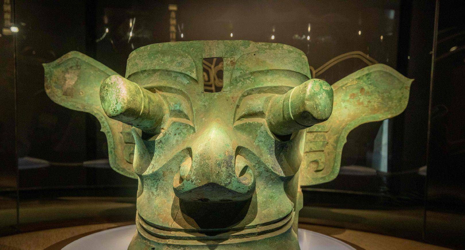 3月21日三星堆考古工作中,揭开了沉睡三千年的青铜文明面纱,堪称是