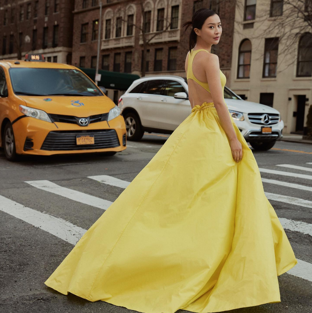 陈法拉雪地与女玩乐,素颜亮相惊艳网友:这才是真美女!_女儿_生活_事业