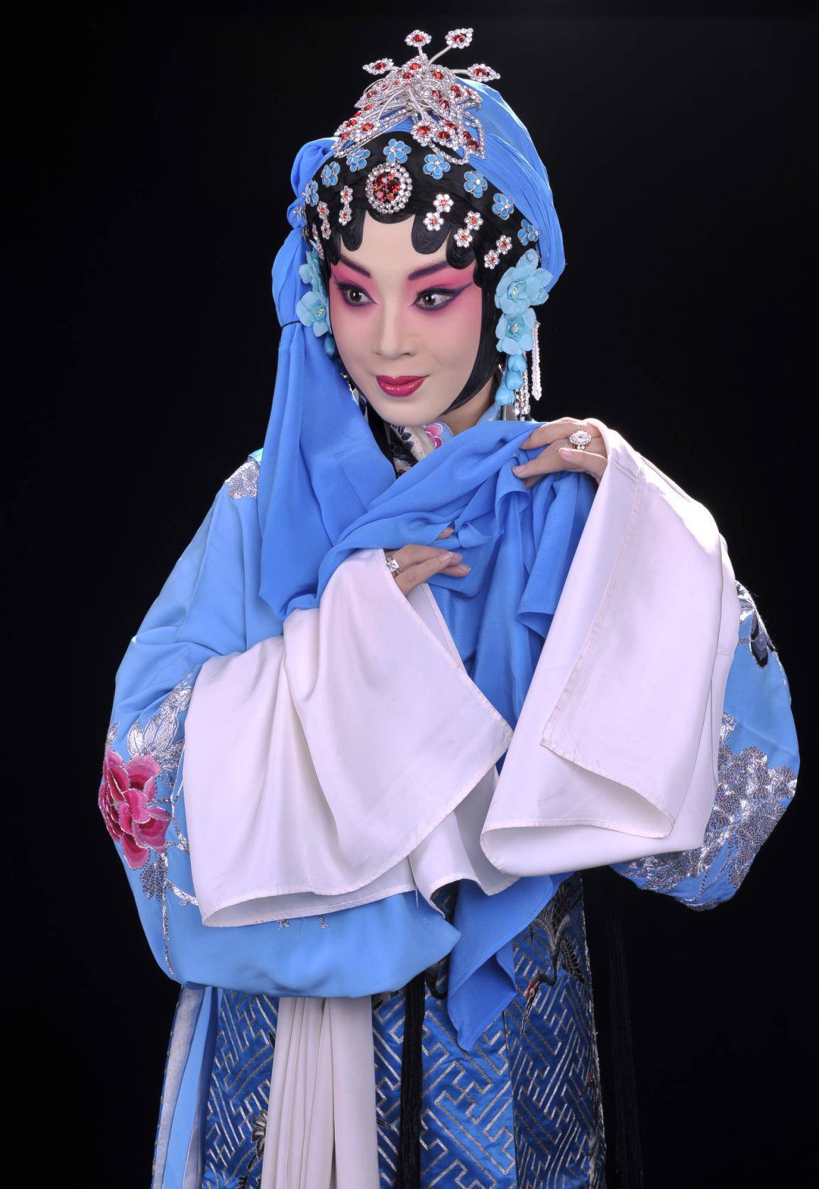 近些年戏曲界比较可惜的演员和节目,姜亦珊和《梨园春》都在其列_京剧