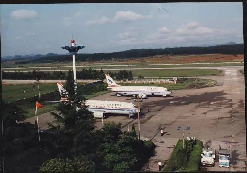 磊庄机场带着贵州人的梦想和希望出山,引着外省人入黔.