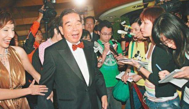 "珠宝大亨"郑裕彤:投千亿资产建成高楼收租,靠租金富过4代