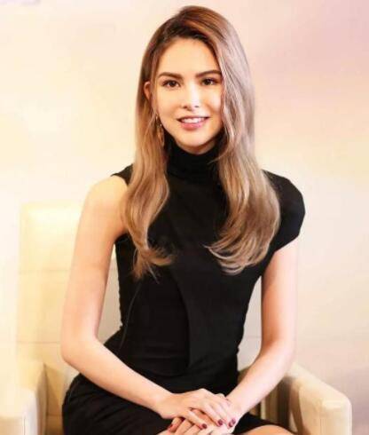 昆凌17岁就被周董追到手,看到旧照后,怪不得周董那么猴急!